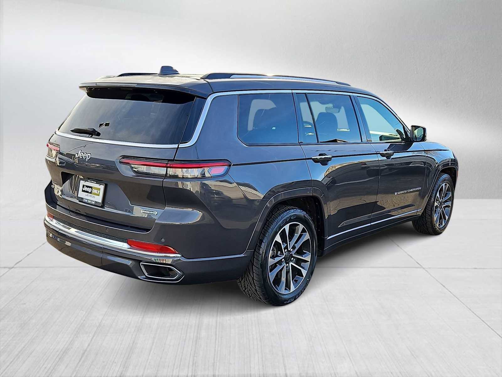 Used 2023 Jeep Grand Cherokee L Overland image 8