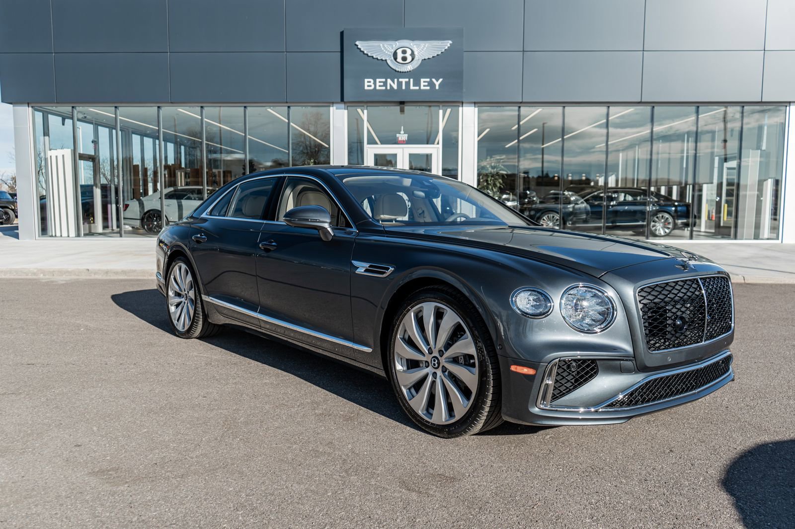 Certified 2026 Bentley Flying Spur Plug-In Hybrid image 17