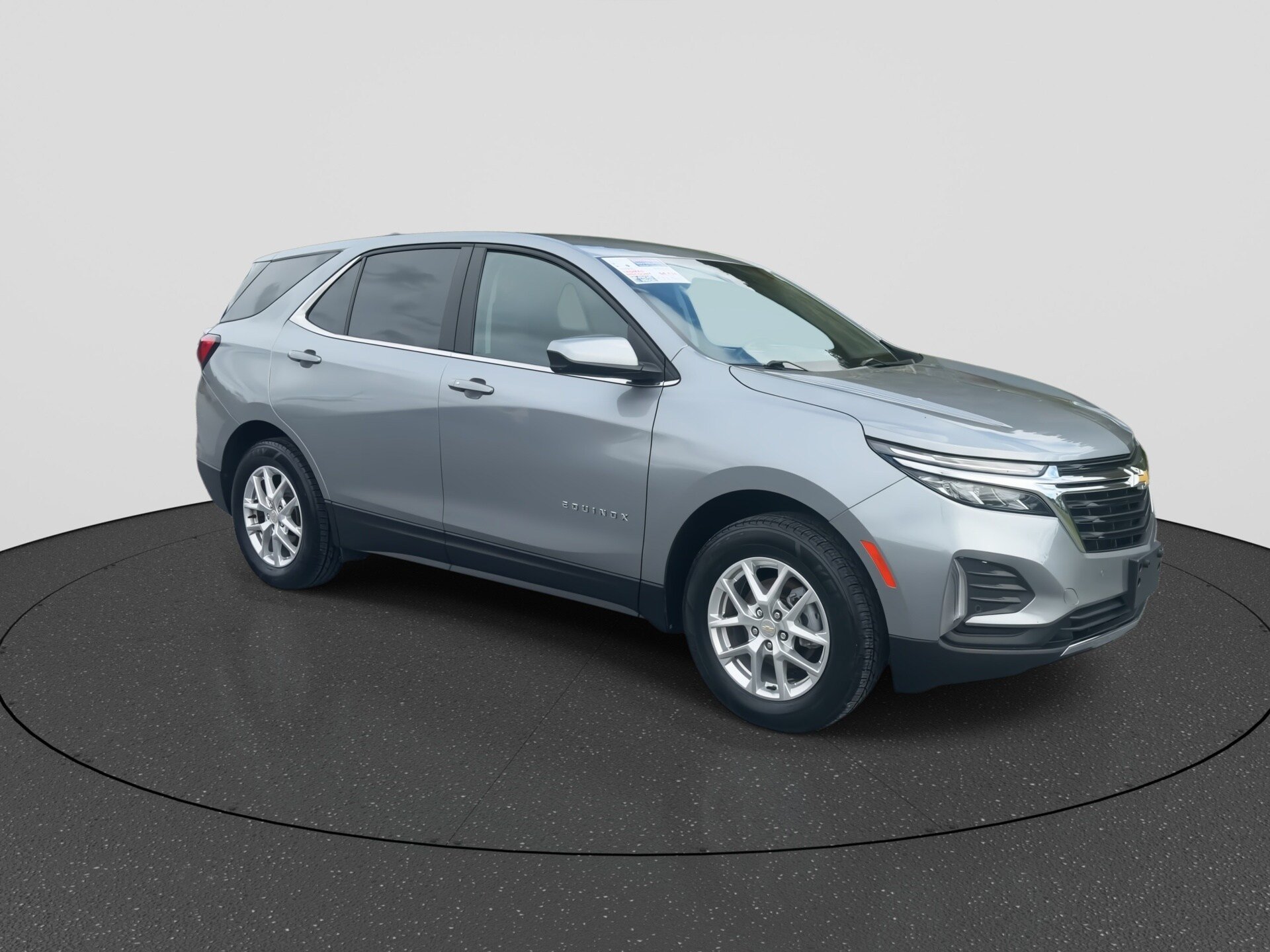 Used 2024 Chevrolet Equinox LT AWD/4WD image 2