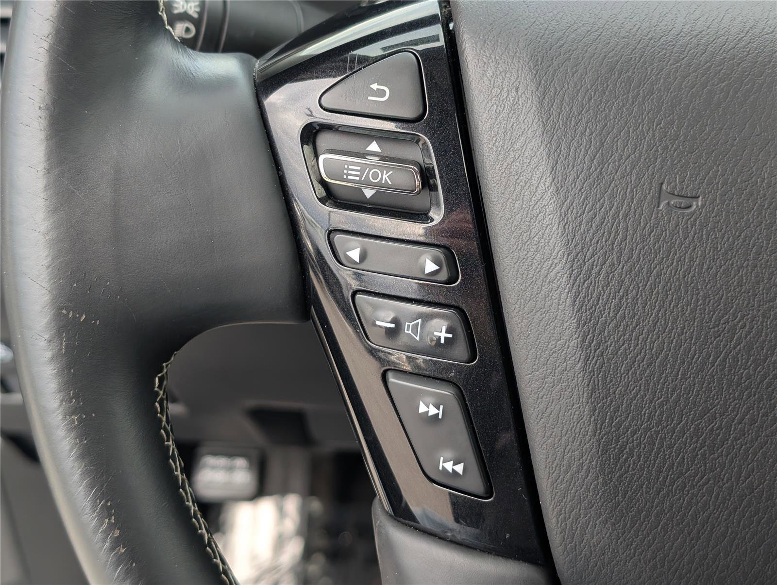 Used 2024 INFINITI QX80 Premium Select w/ Cargo Package image 28