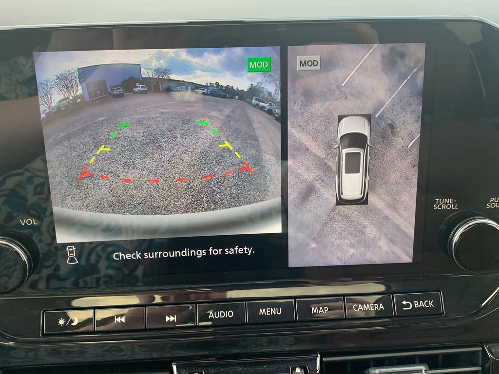 Used 2024 Nissan Pathfinder Platinum w/ Cargo Package image 16