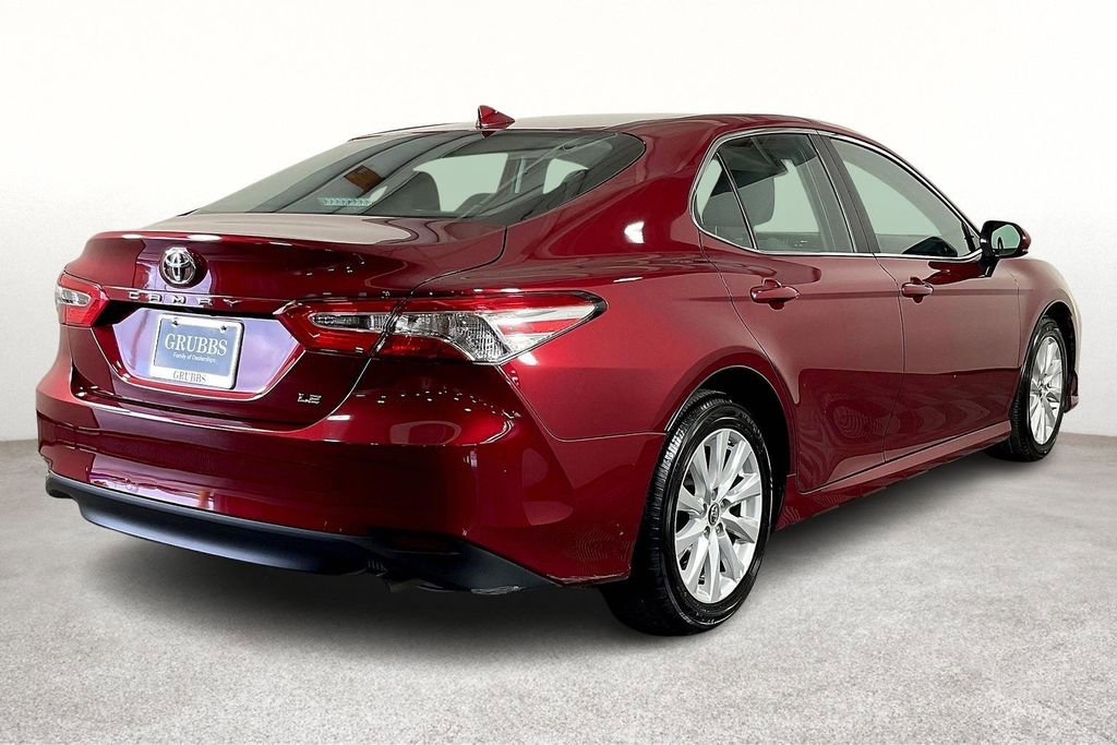 Used 2019 Toyota Camry LE image 2