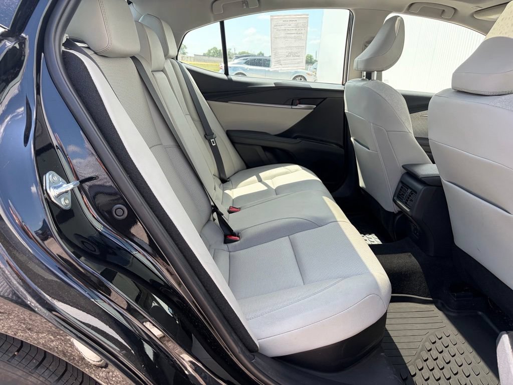 Used 2025 Toyota Camry XLE AWD/4WD image 21