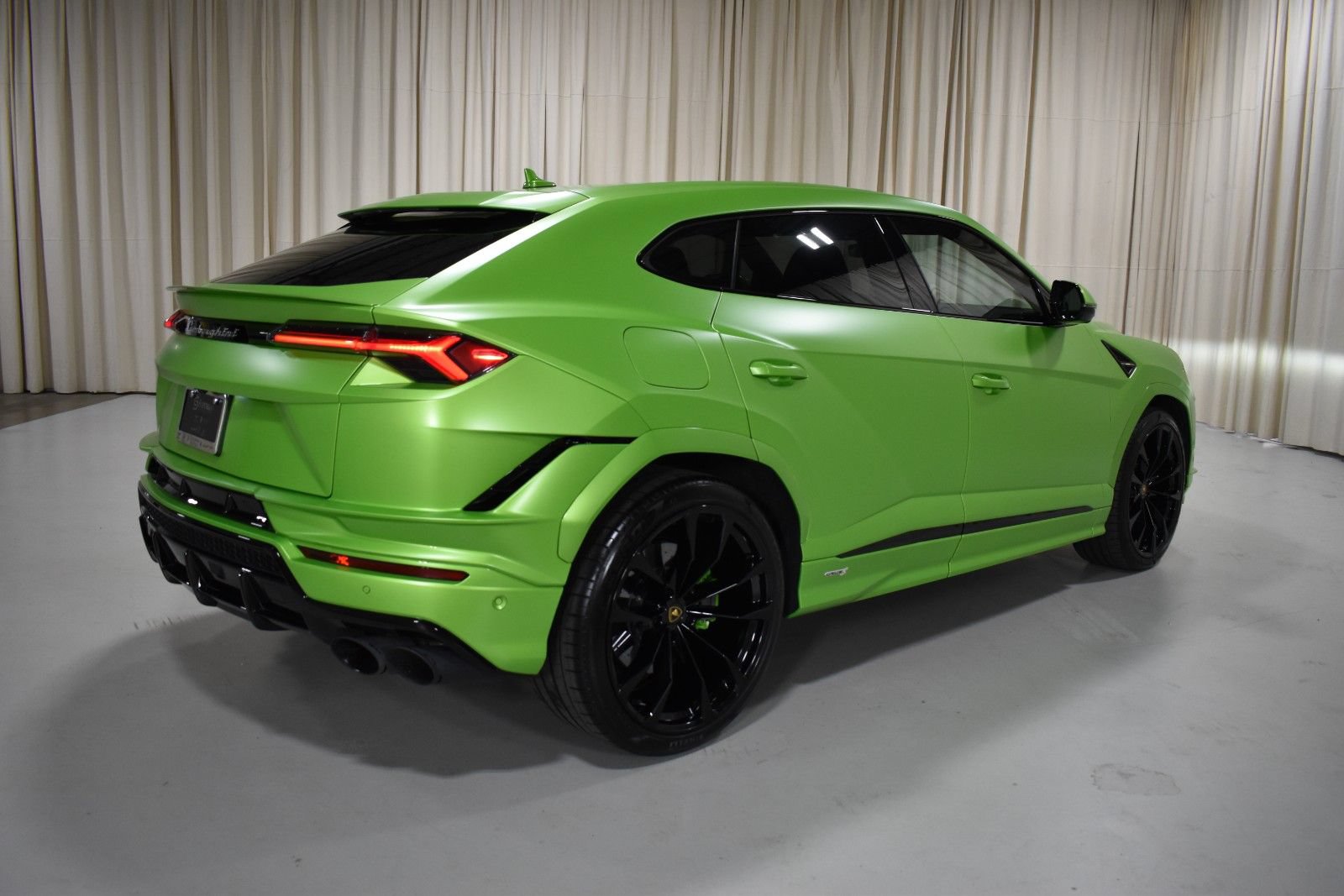 Used 2024 Lamborghini Urus S AWD/4WD image 3