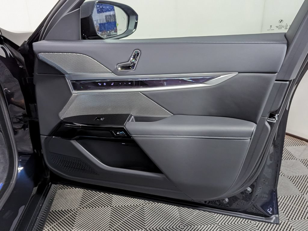 Used 2026 BMW i7 xDrive60 AWD/4WD image 33