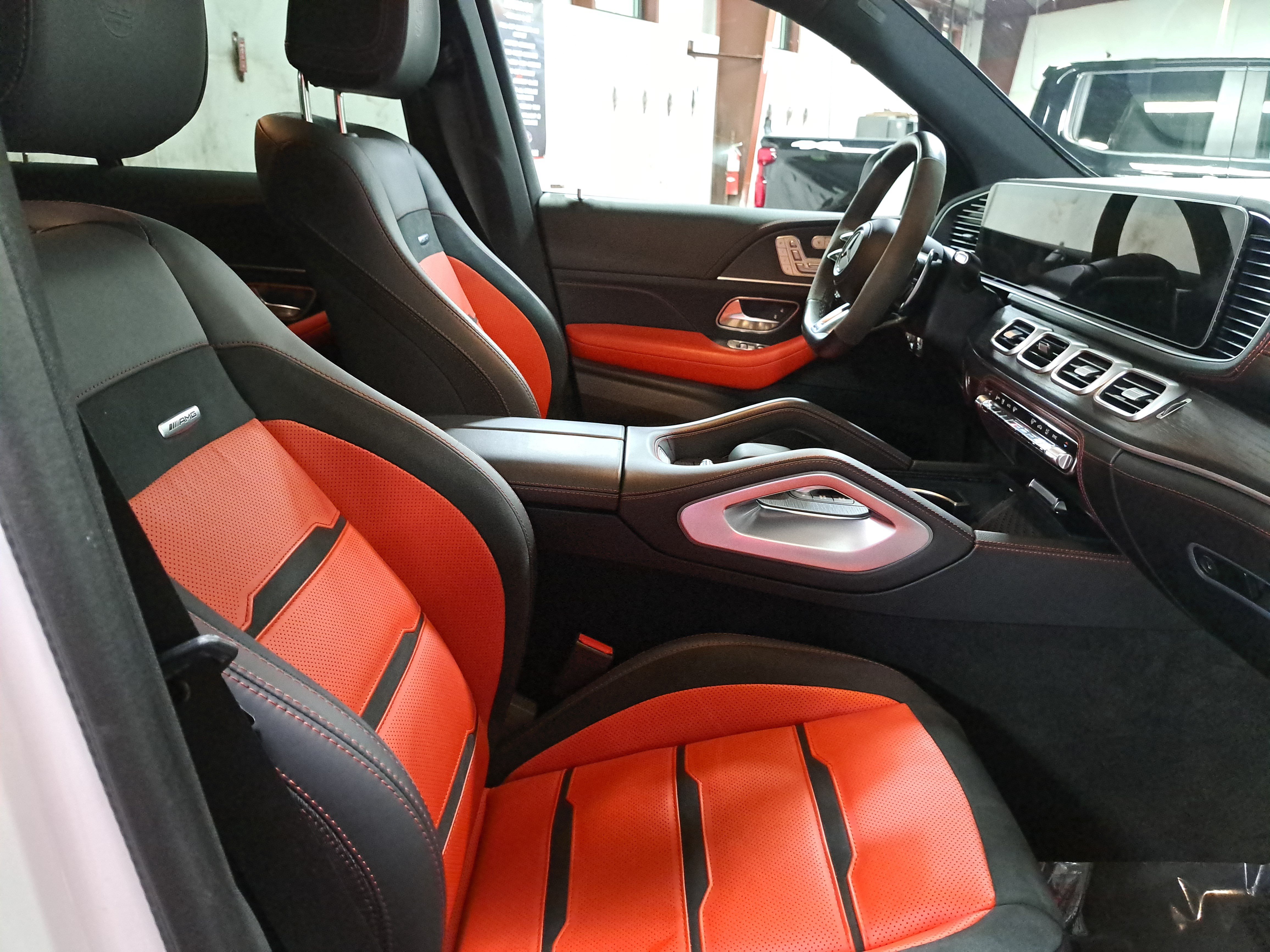 Certified 2025 Mercedes-Benz GLE 53 AMG 4MATIC image 11