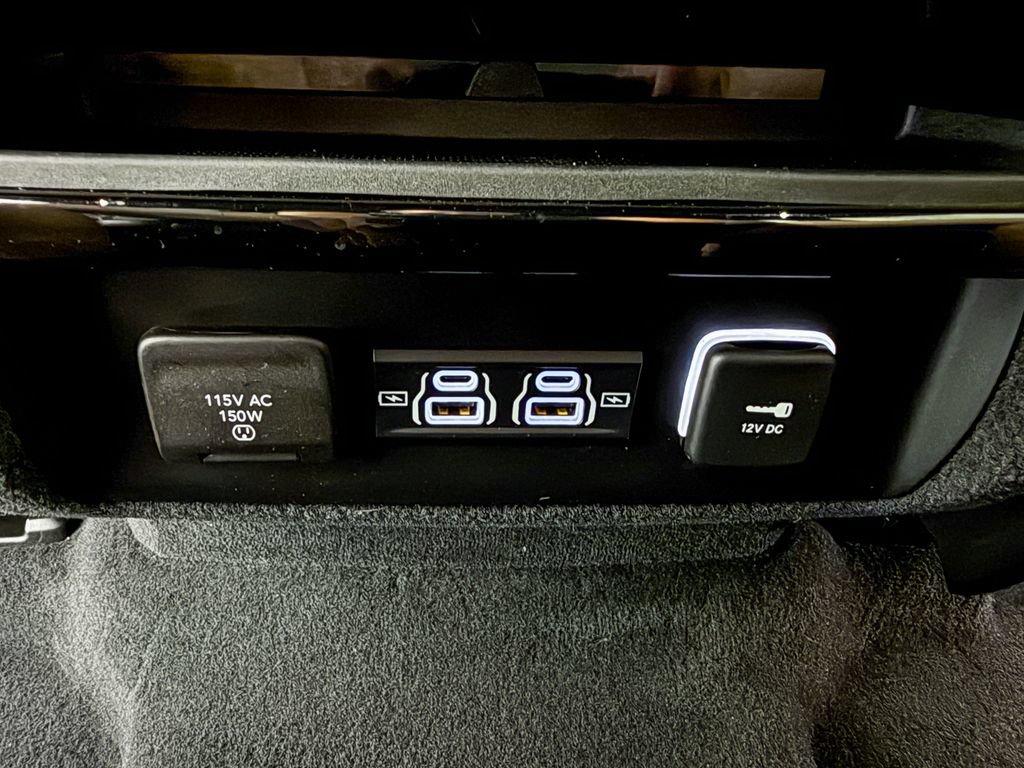 Used 2022 Jeep Wagoneer Series III AWD/4WD image 38
