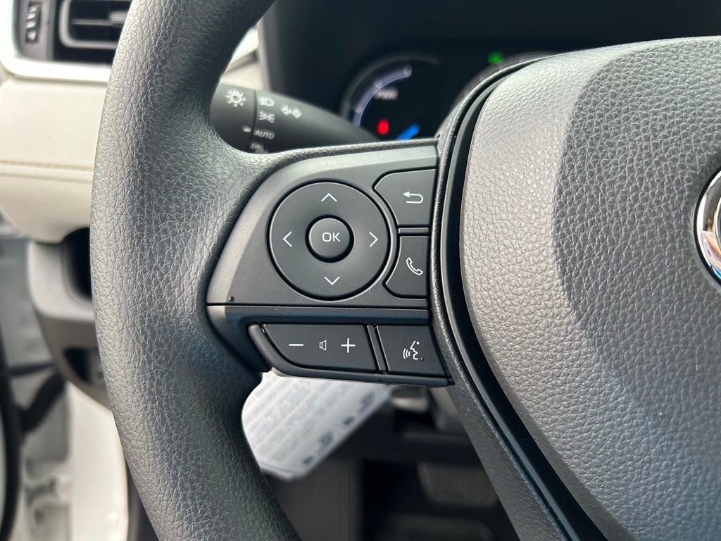 Used 2025 Toyota RAV4 XLE image 42