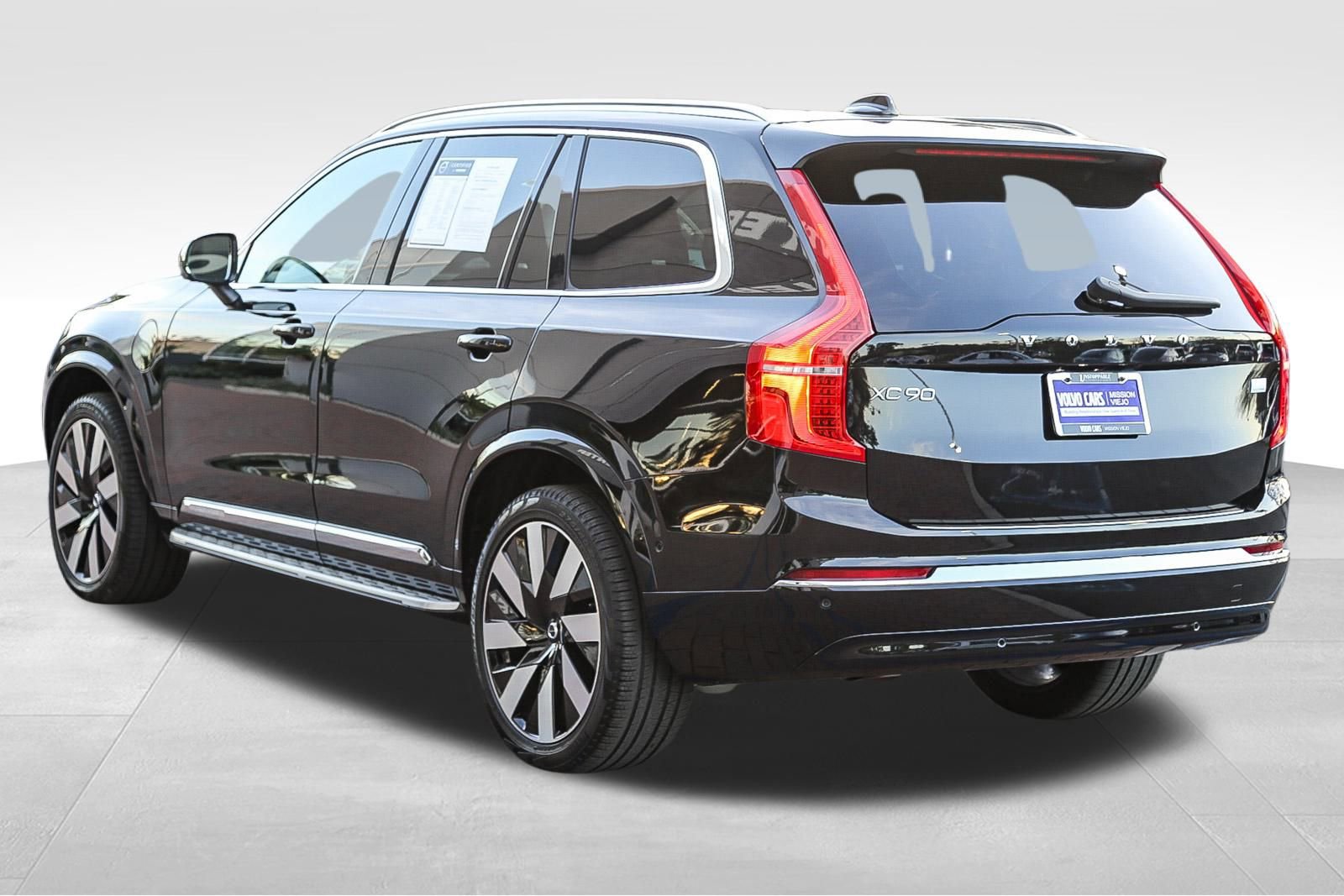 Used 2023 Volvo XC90 T8 Ultimate image 7