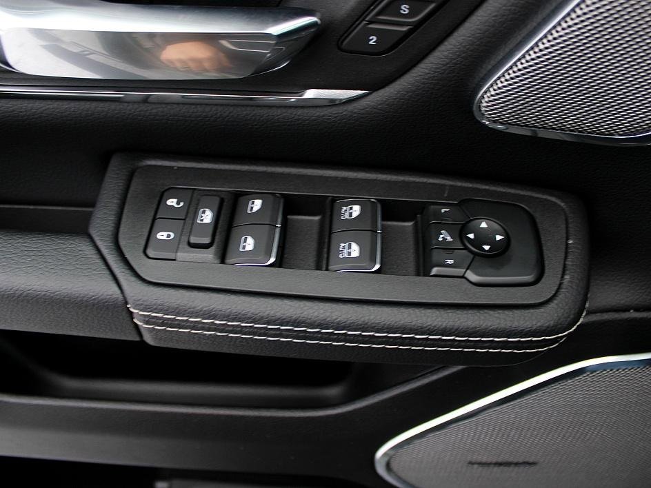 Used 2026 RAM 1500 Laramie w/ Night Edition image 15