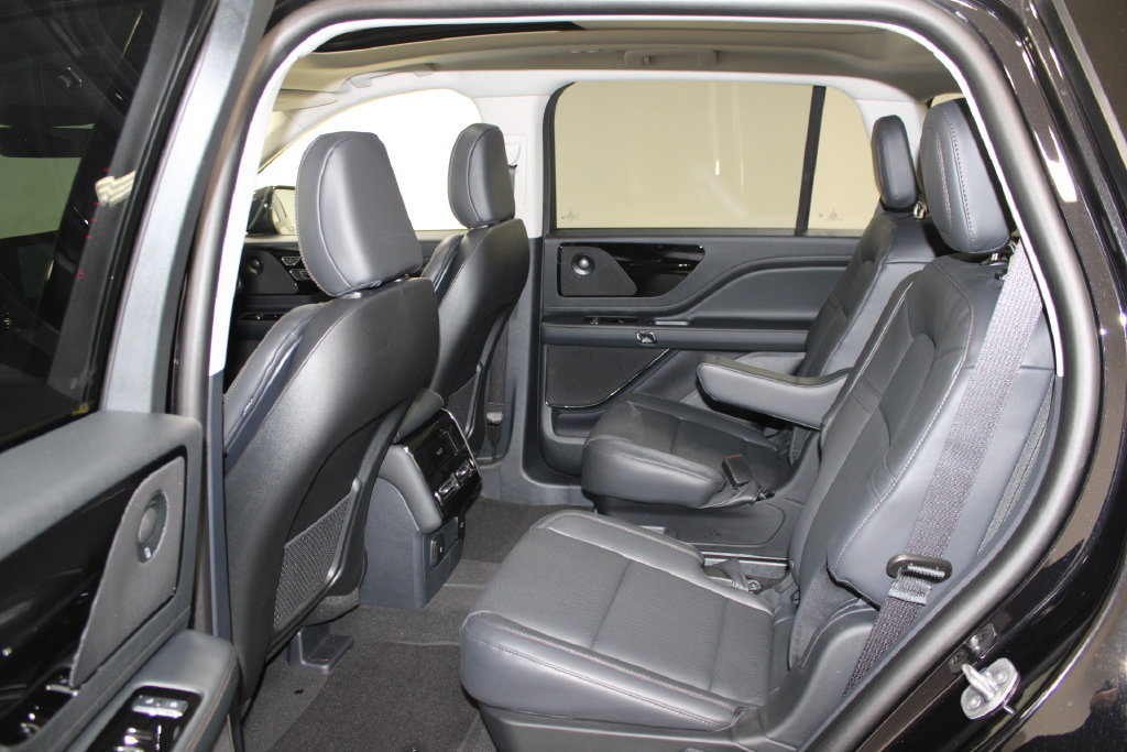 New 2026 Lincoln Aviator 2WD image 25