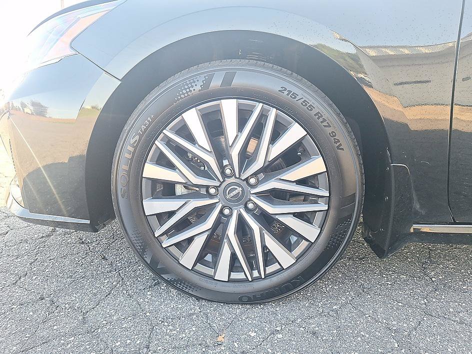 Certified 2025 Nissan Altima 2.5 SV FWD image 8