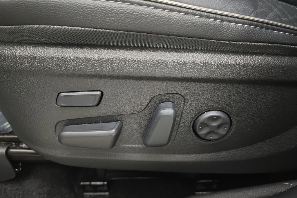 Used 2023 Hyundai Santa Fe Limited w/ Cargo Package image 13