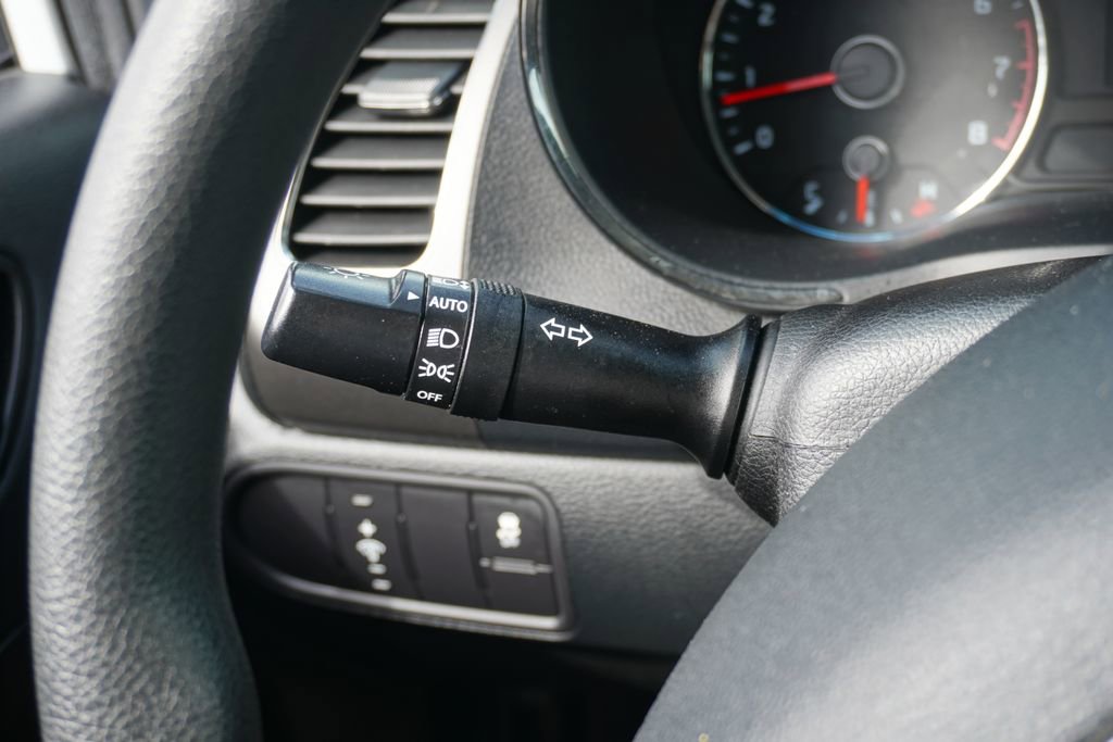 Used 2018 Kia Forte LX w/ LX Popular Package image 17