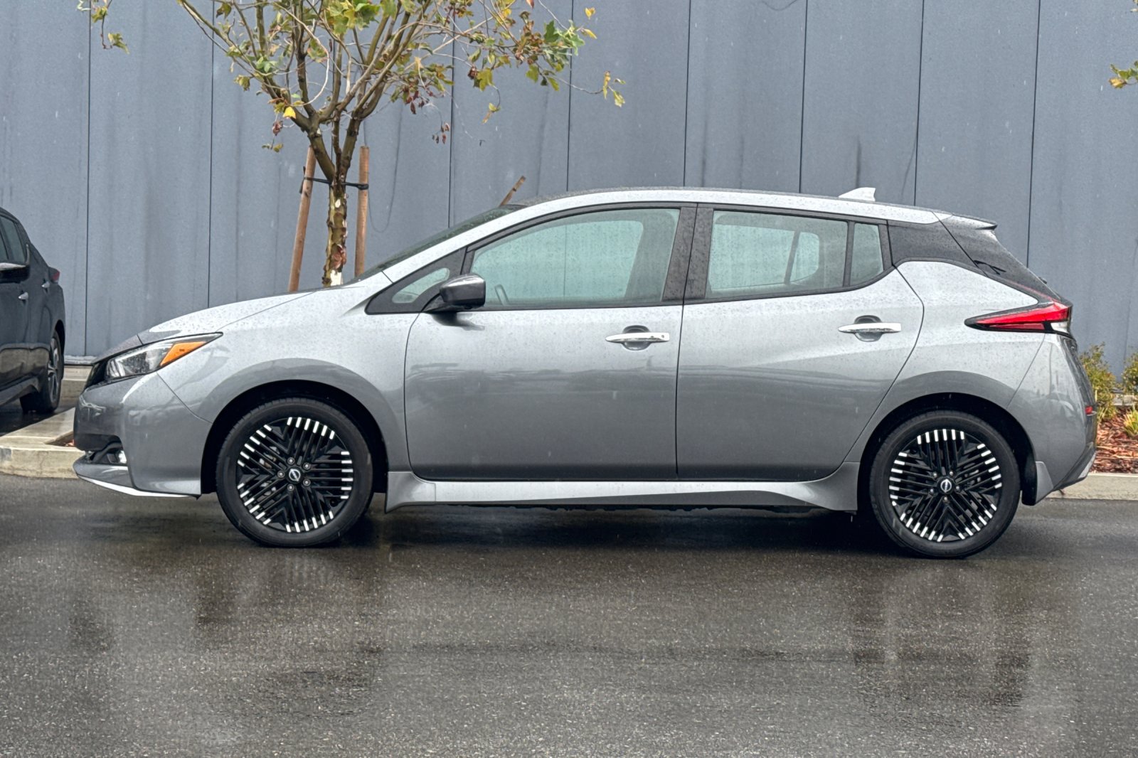 Used 2025 Nissan Leaf SV Plus FWD image 7
