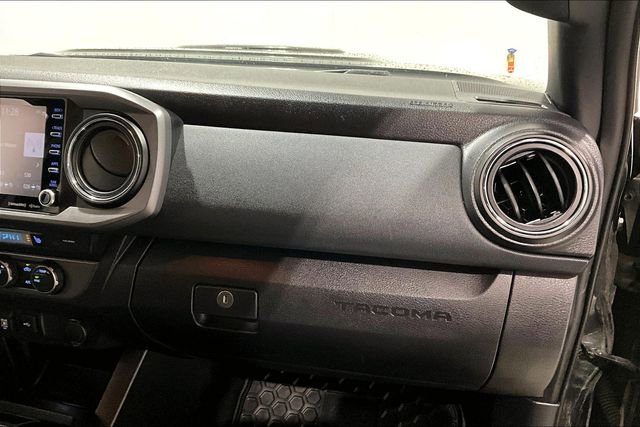 Used 2020 Toyota Tacoma TRD Sport AWD/4WD image 28