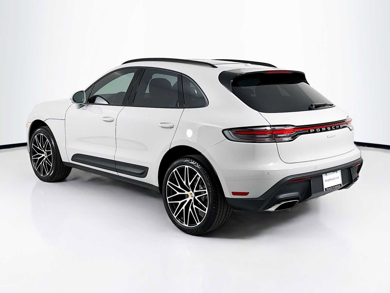 New 2026 Porsche Macan image 3