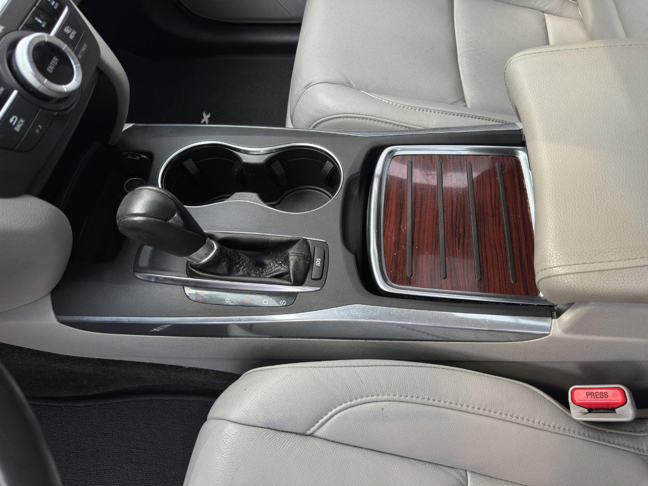 Used 2015 Acura MDX SH-AWD w/ Technology Package image 29