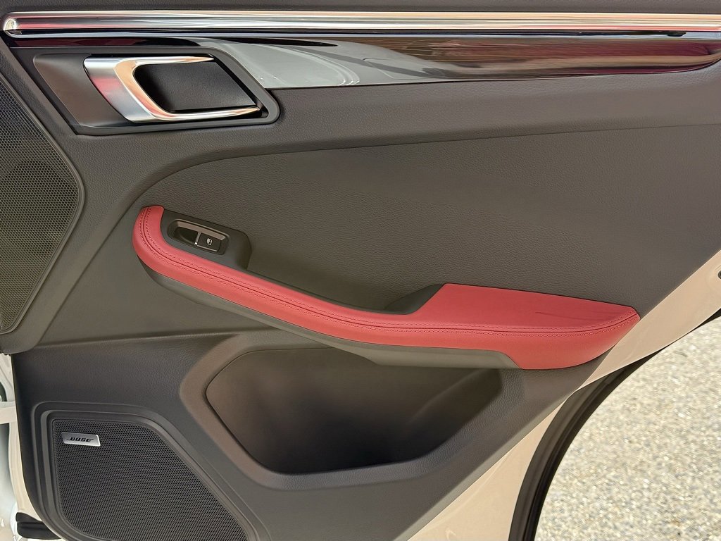 New 2026 Porsche Macan image 24