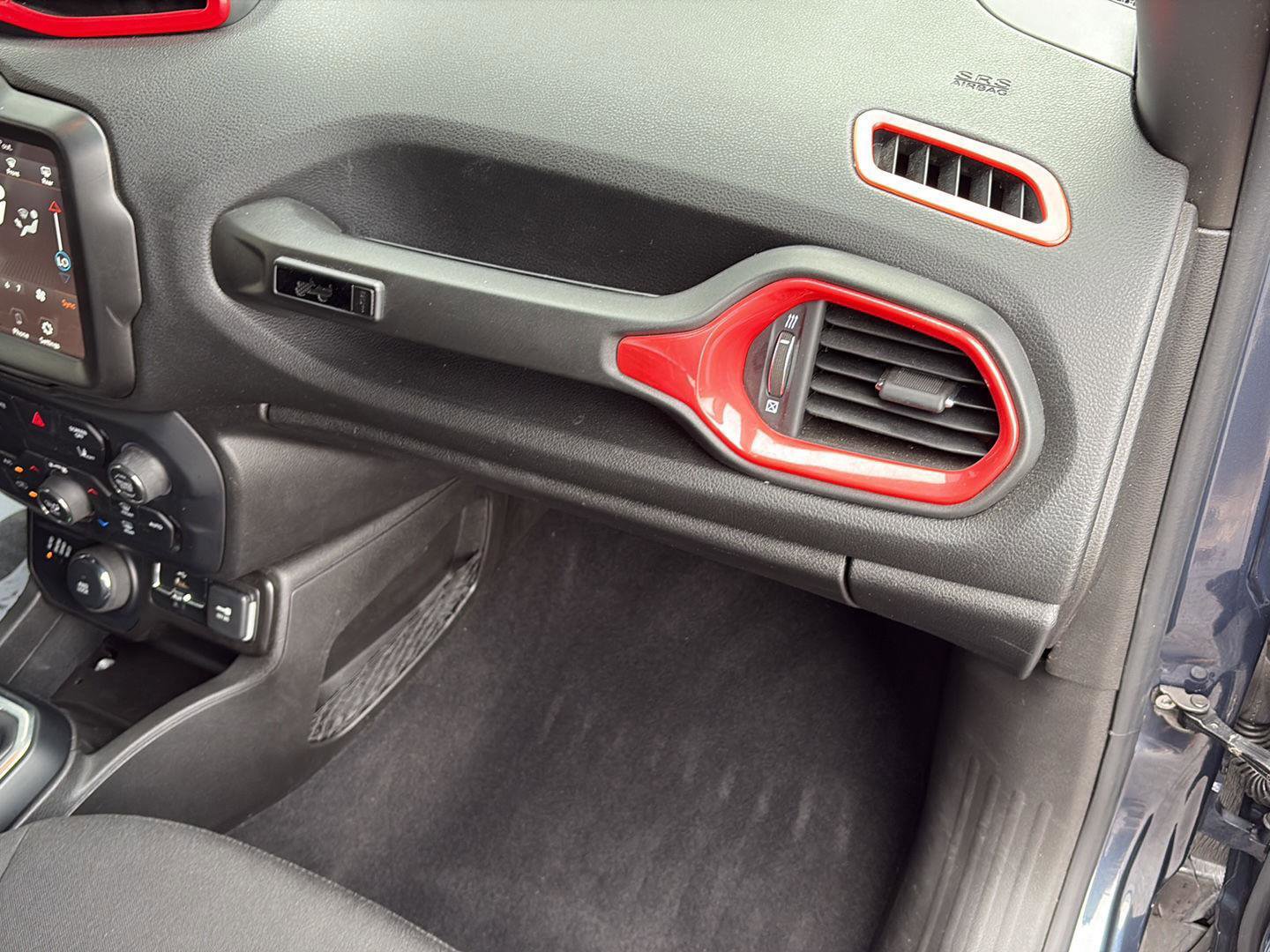 Used 2021 Jeep Renegade Latitude image 22