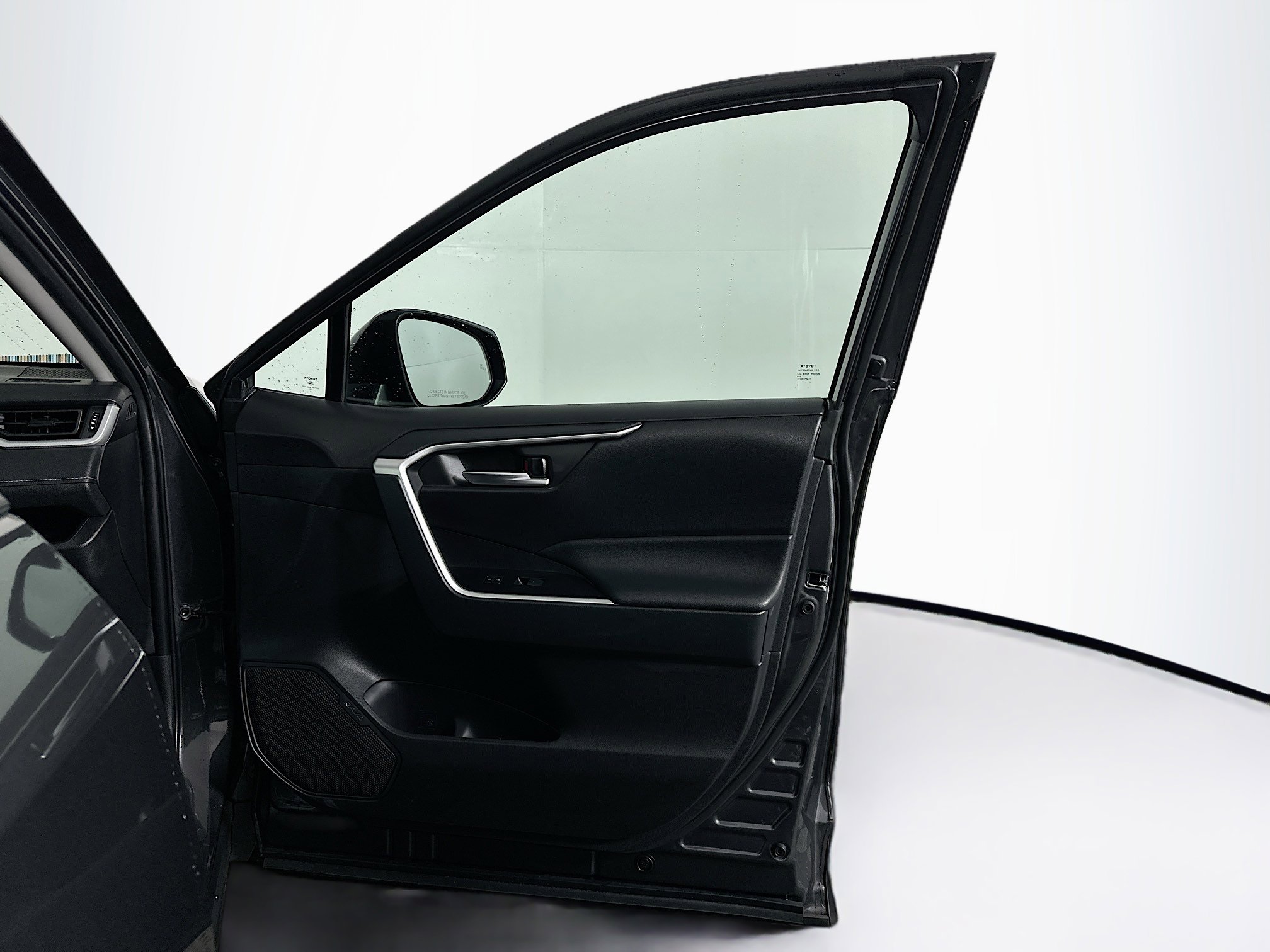 Used 2023 Toyota RAV4 XLE image 30