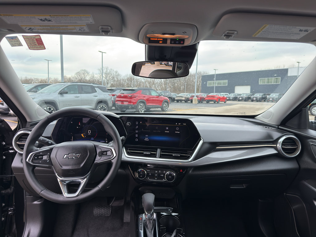Used 2025 Chevrolet Trax ACTIV w/ Driver Confidence Package image 28