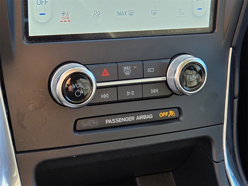 Used 2024 Ford Edge Titanium image 28