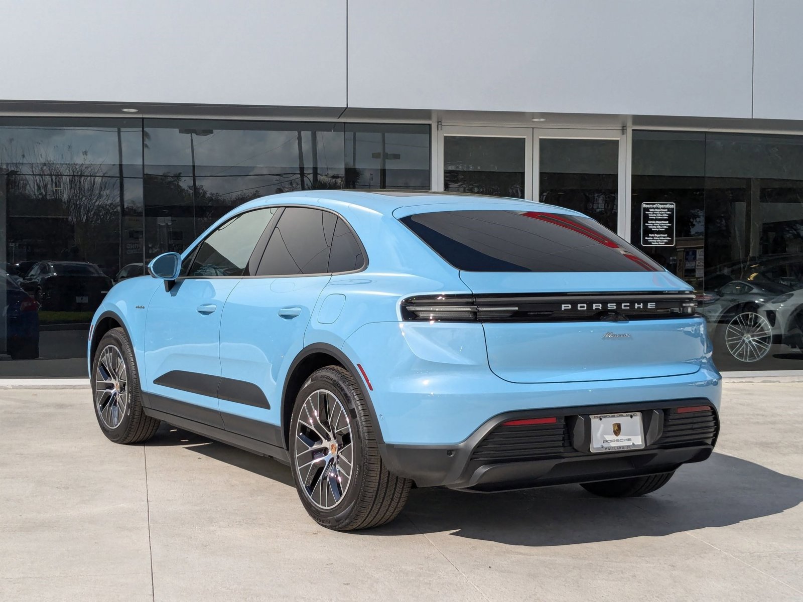New 2025 Porsche Macan Electric image 3