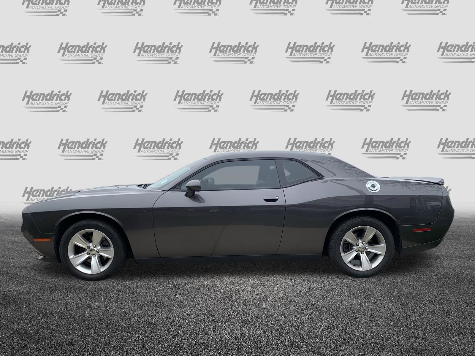 Used 2018 Dodge Challenger SXT image 7