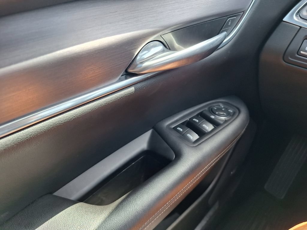 Used 2020 Cadillac XT5 Luxury FWD image 17