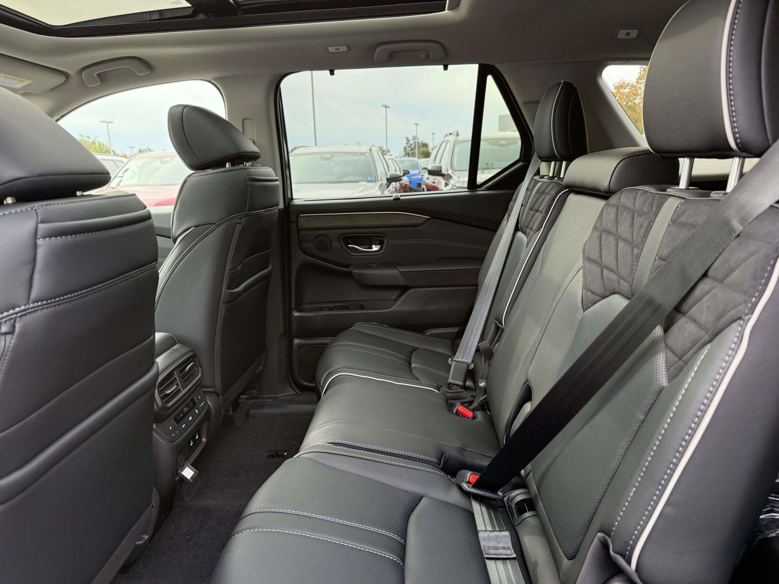 New 2026 Honda Pilot Elite image 13