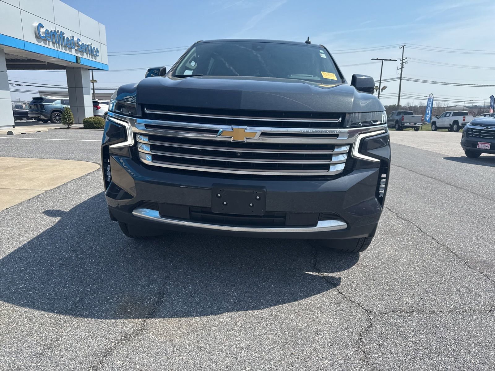Used 2022 Chevrolet Suburban High Country image 2
