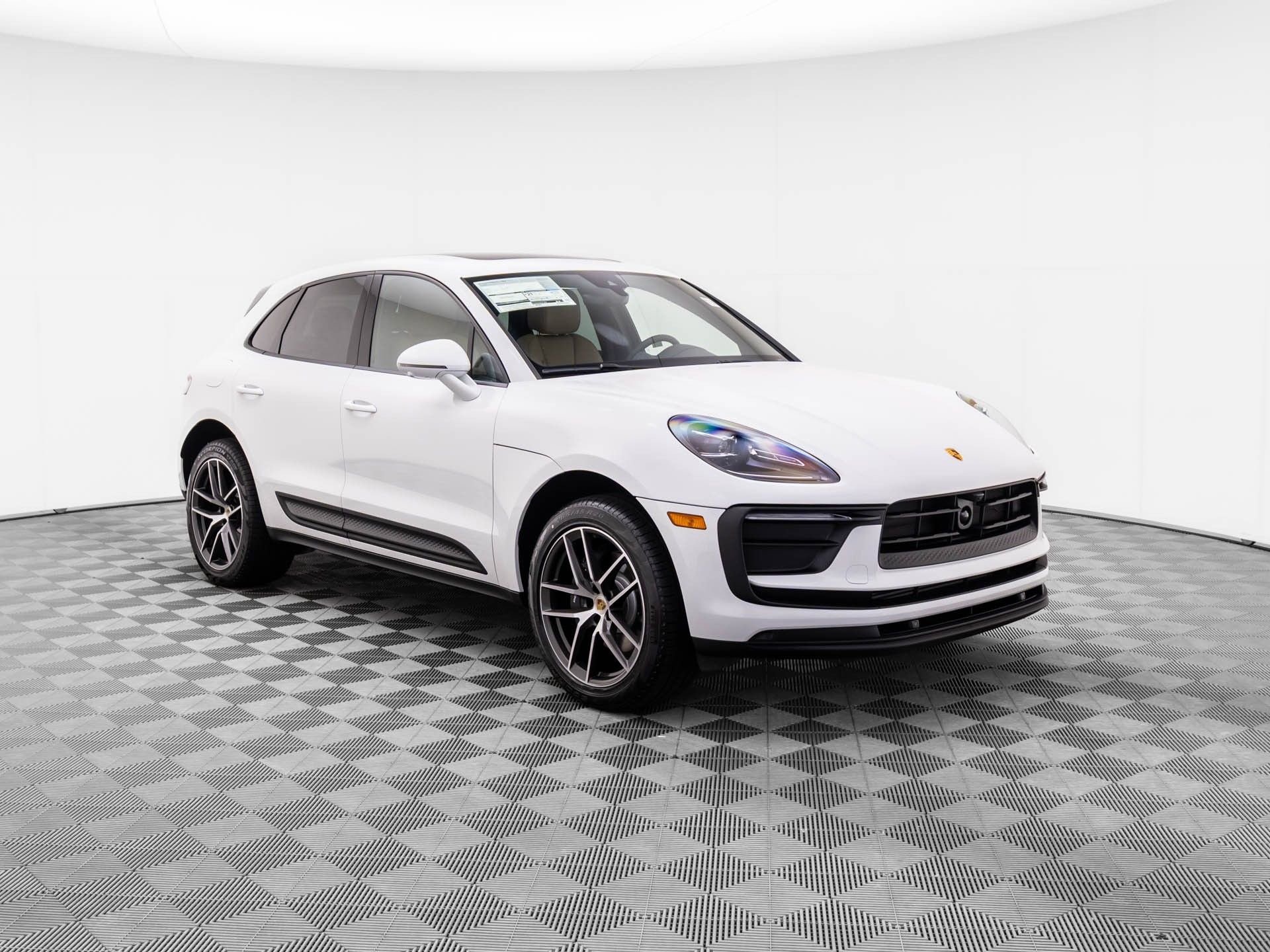 Certified 2025 Porsche Macan image 6