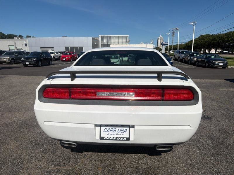Used 2014 Dodge Challenger SXT RWD image 8