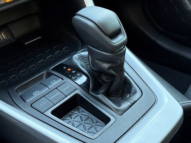 Used 2024 Toyota RAV4 LE image 26