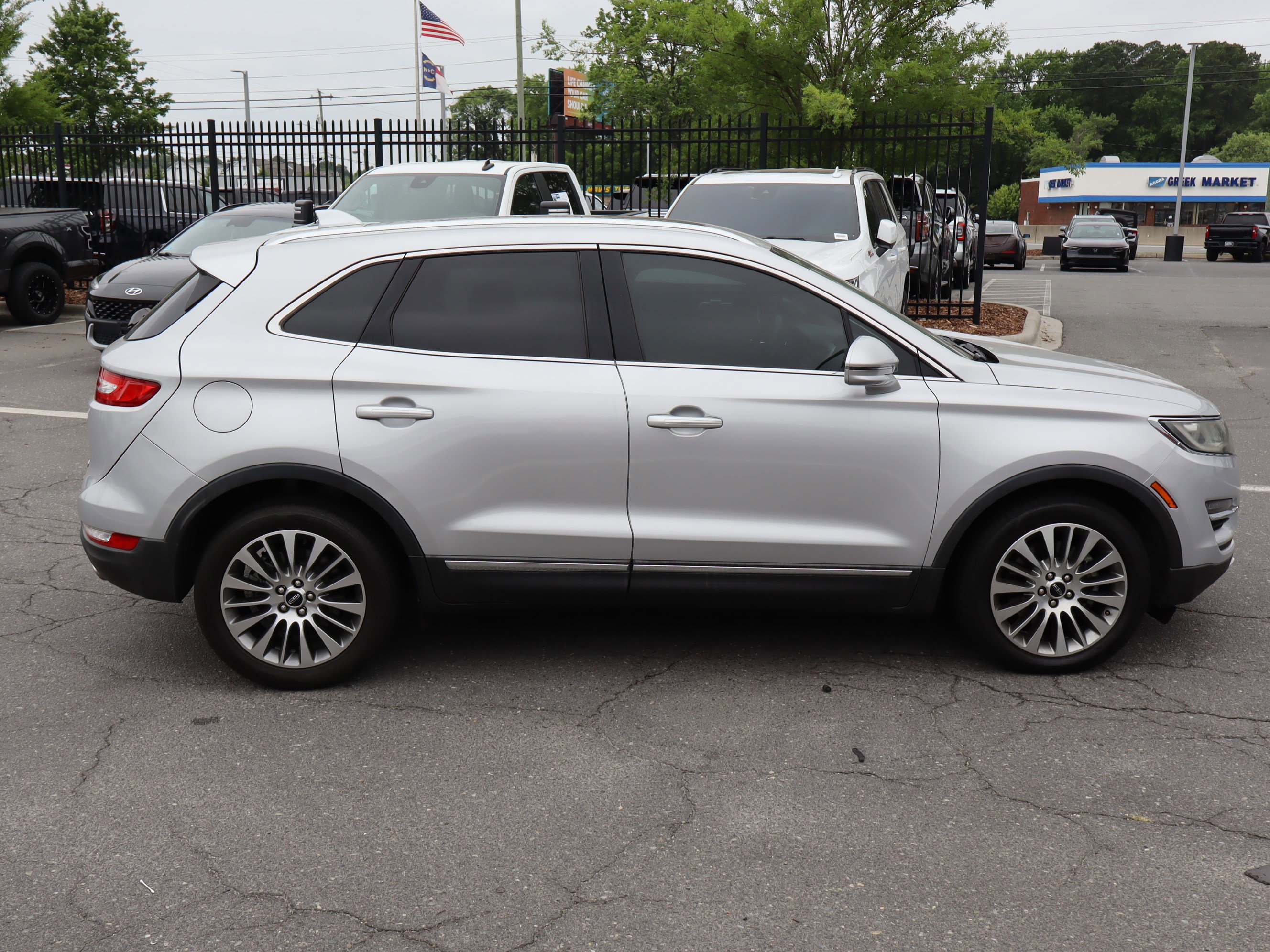 Used 2018 Lincoln MKC Reserve FWD image 11