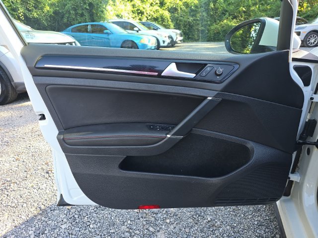 Used 2015 Volkswagen GTI SE FWD image 21