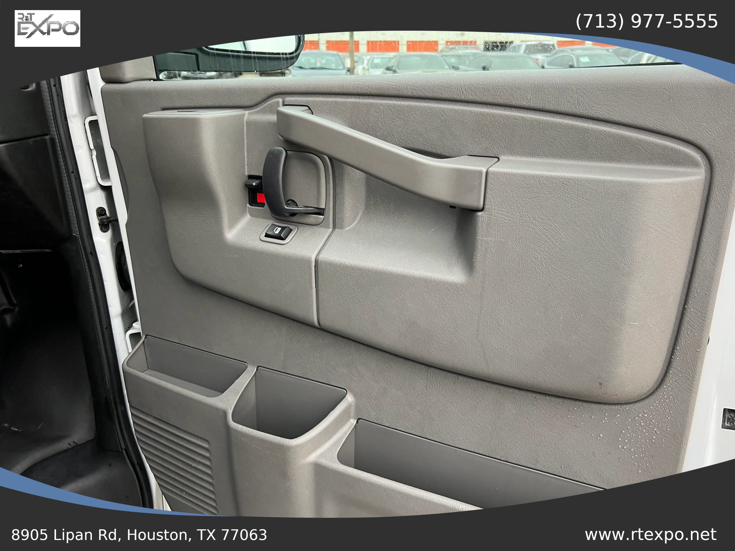 Used 2021 Chevrolet Express 2500 w/ Driver Convenience Package image 42