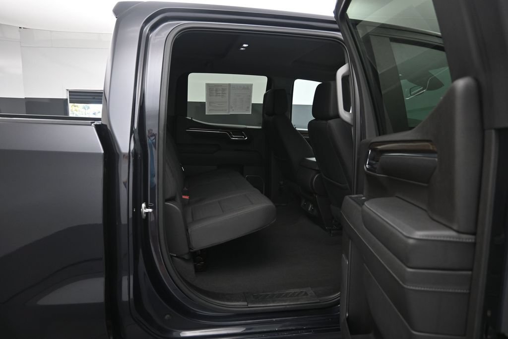 Used 2023 Chevrolet Silverado 1500 LT w/ Convenience Package II AWD/4WD image 25