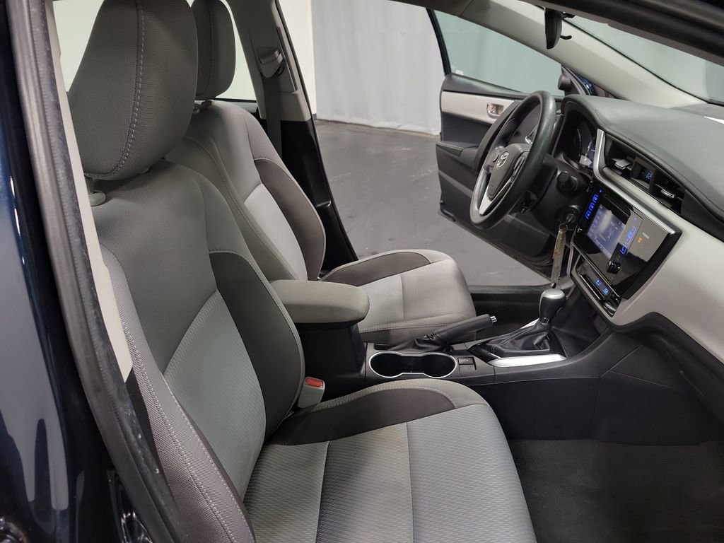 Used 2017 Toyota Corolla LE image 22