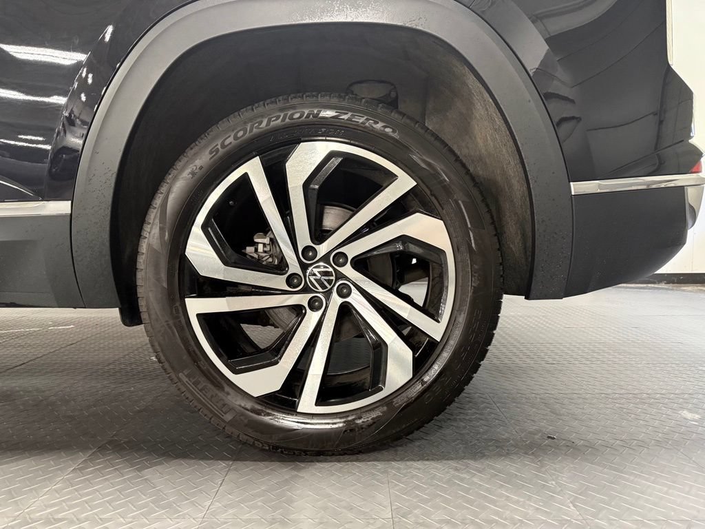 Used 2023 Volkswagen Atlas Cross Sport SEL AWD/4WD image 7