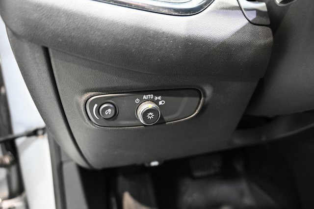 Used 2022 Chevrolet Equinox LT image 24