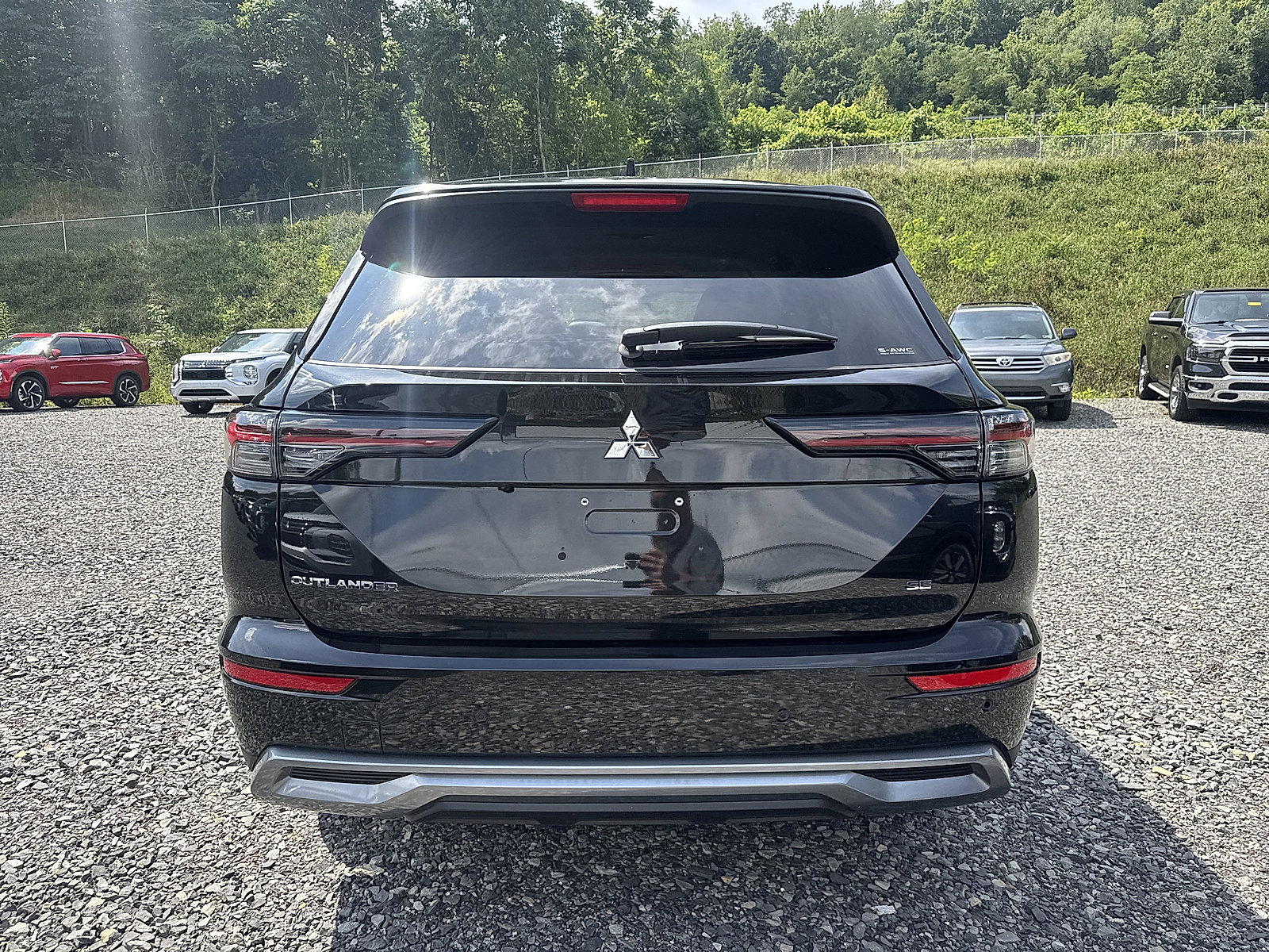 New 2025 Mitsubishi Outlander SE image 5