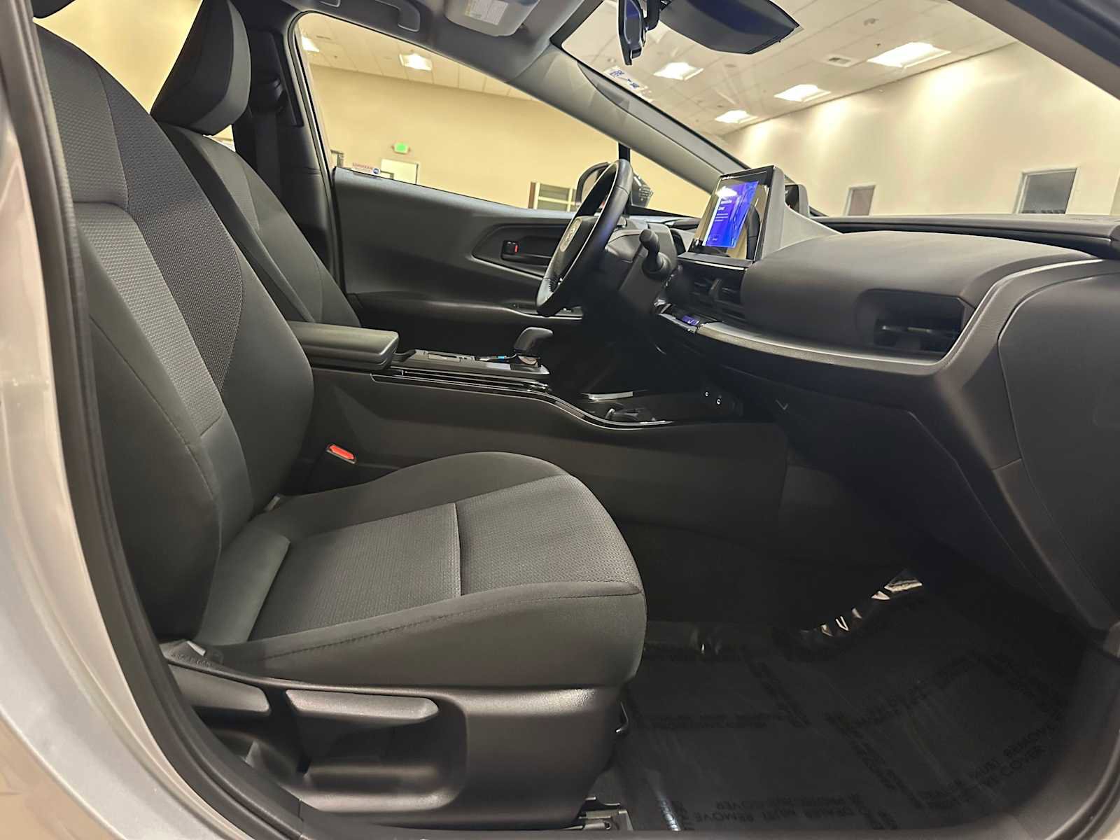 Used 2024 Toyota Prius LE image 27
