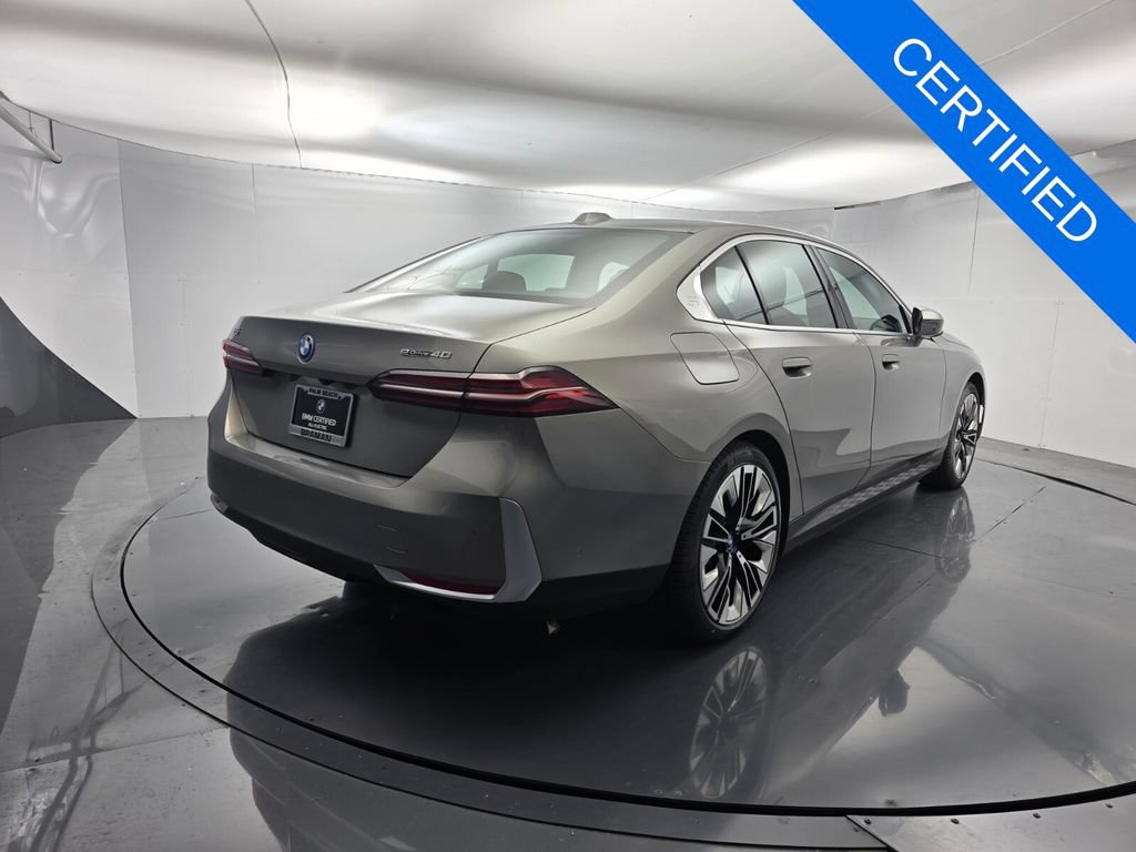 Used 2024 BMW i5 eDrive40i w/ M Sport Package RWD image 4