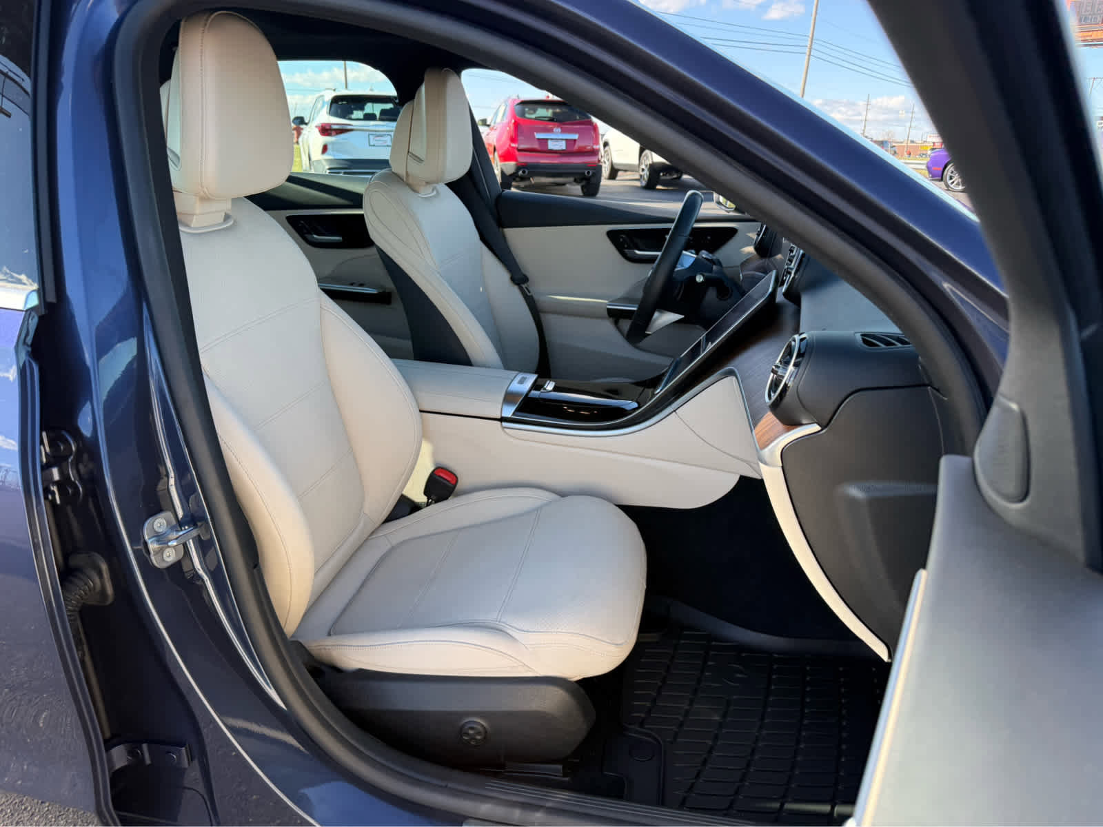 Used 2025 Mercedes-Benz C 300 4MATIC Sedan image 22