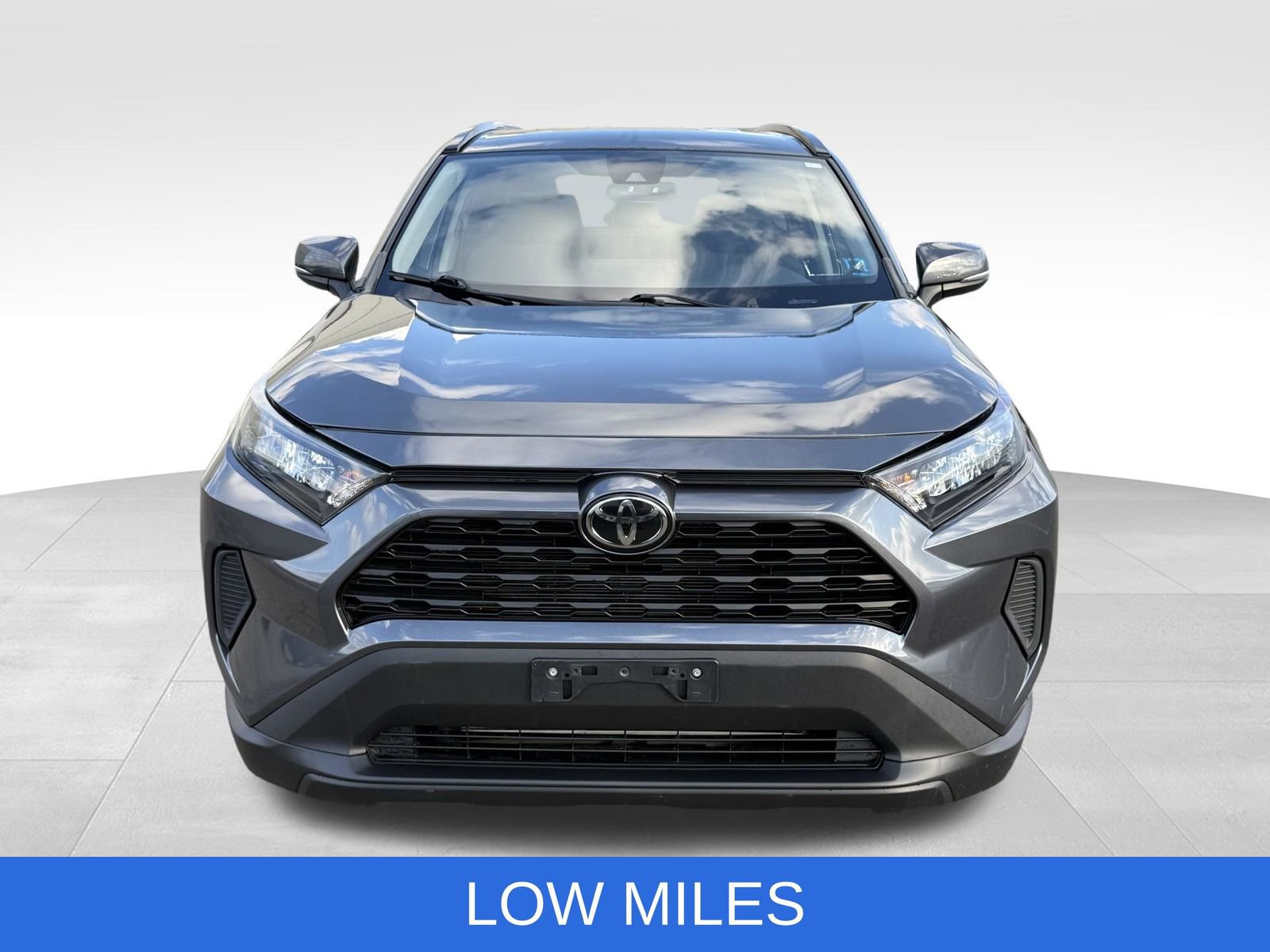 Used 2019 Toyota RAV4 LE AWD/4WD image 11