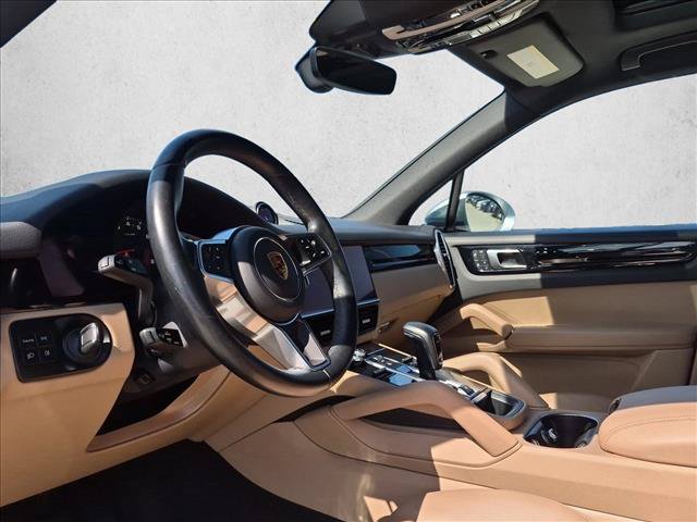 Used 2023 Porsche Cayenne AWD/4WD image 10