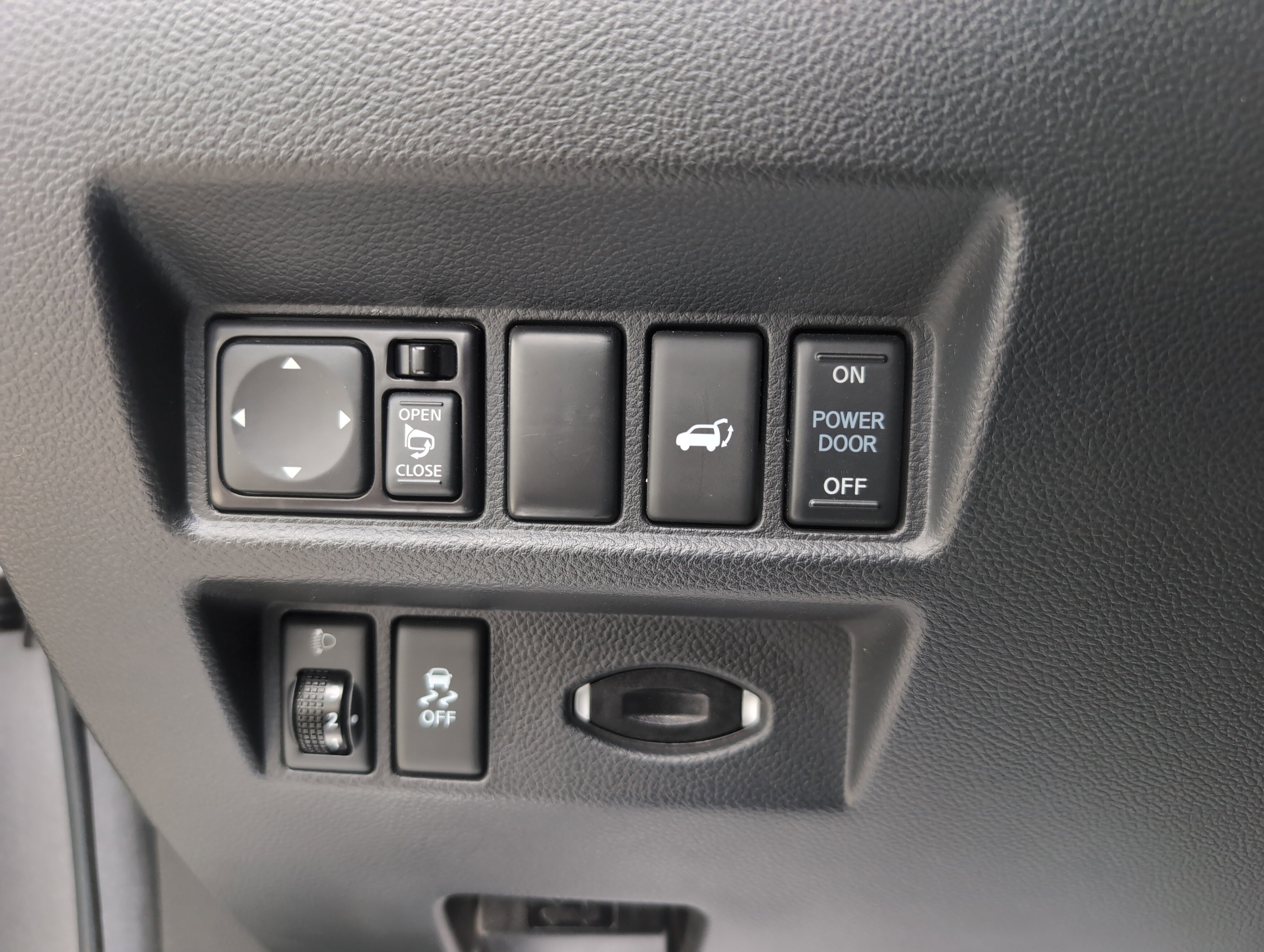 Used 2017 INFINITI QX70 AWD image 36