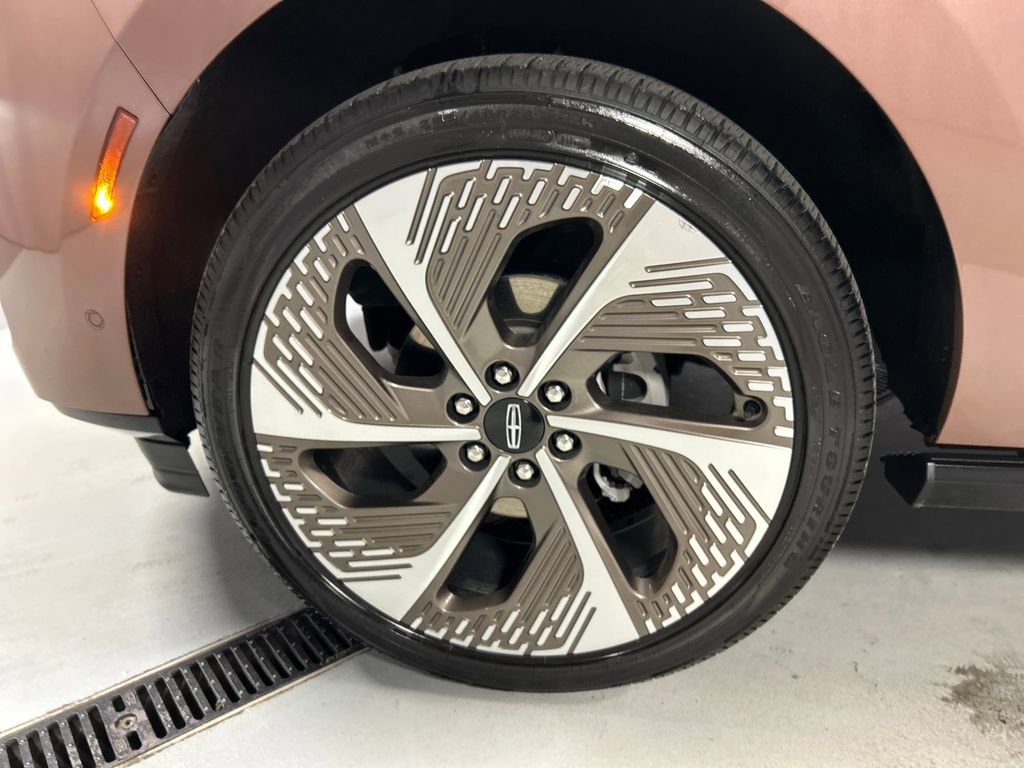 Used 2025 Lincoln Navigator L Black Label image 9